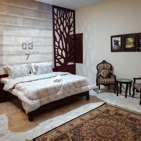 Hotel 7Island Karachi Bagian luar foto