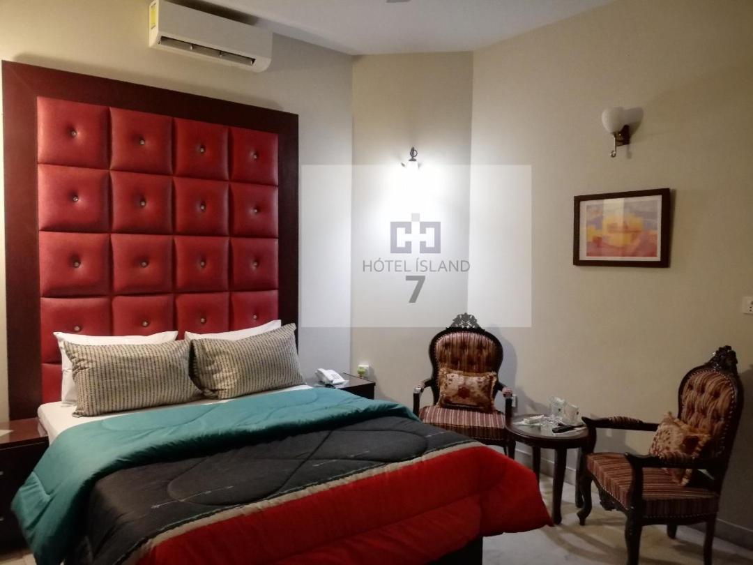 Hotel 7Island Karachi Bagian luar foto
