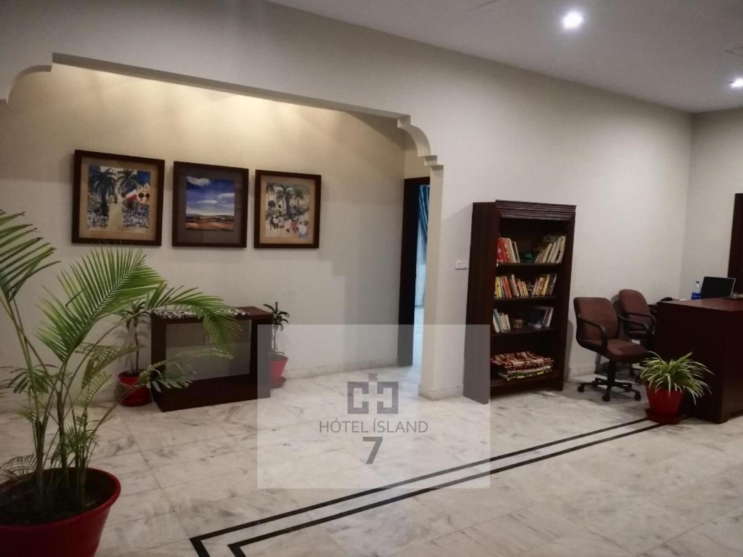Hotel 7Island Karachi Bagian luar foto