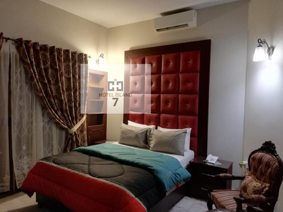Hotel 7Island Karachi Bagian luar foto