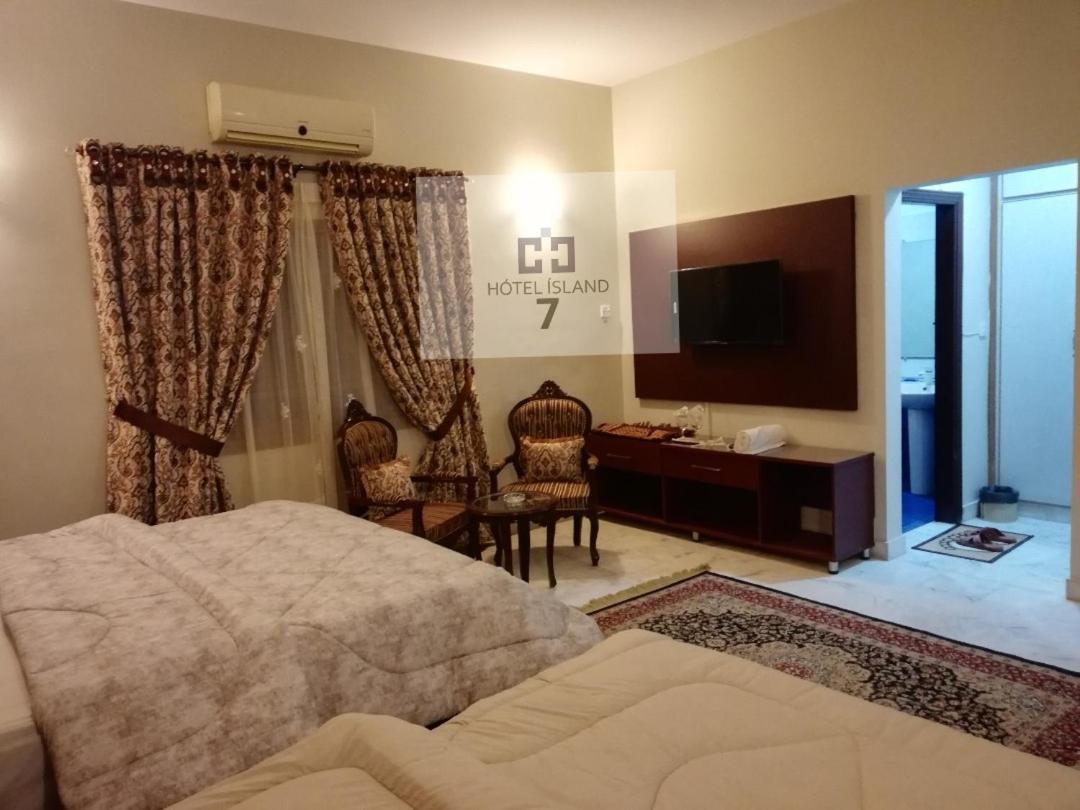 Hotel 7Island Karachi Bagian luar foto