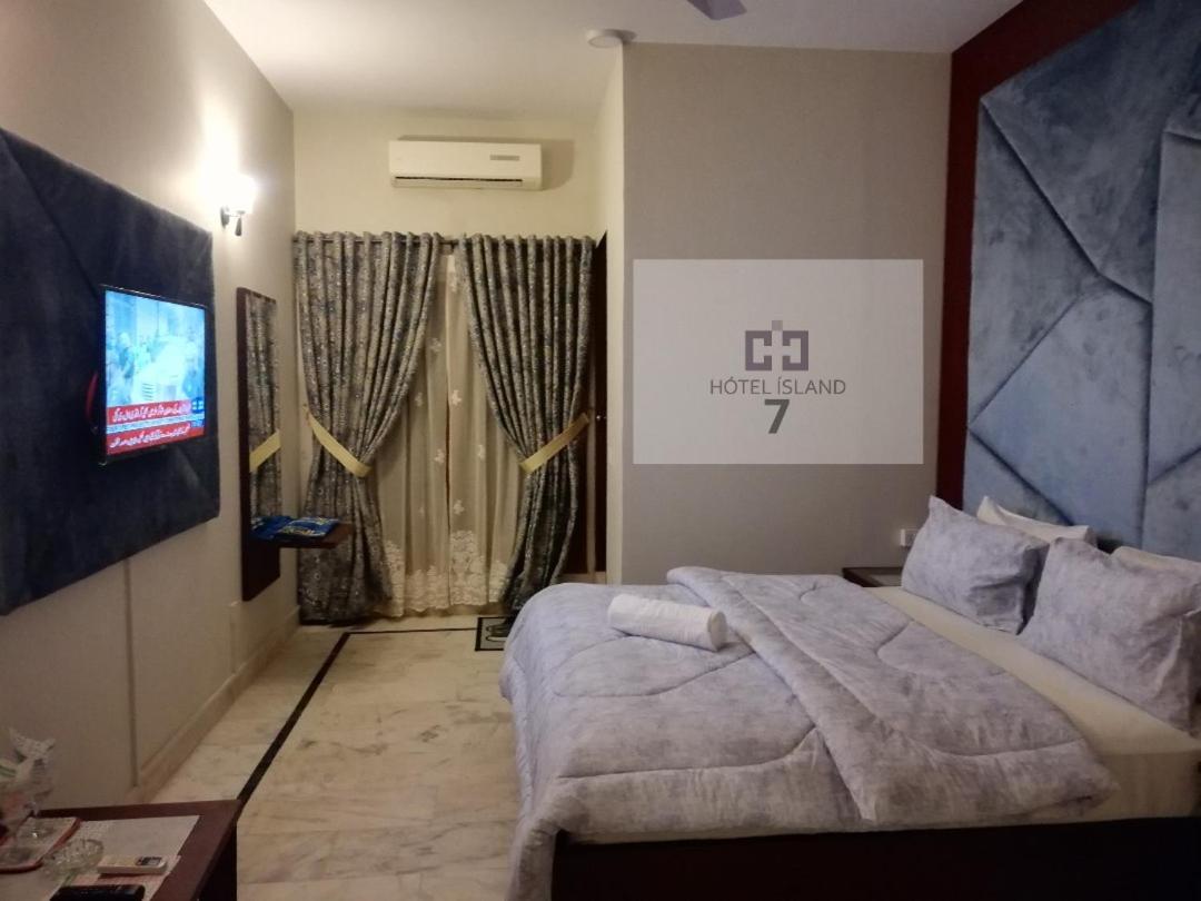 Hotel 7Island Karachi Bagian luar foto