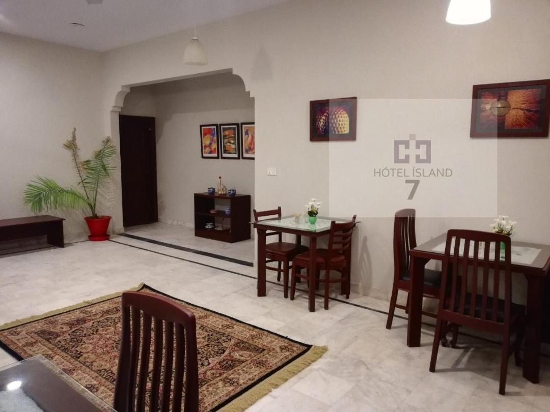 Hotel 7Island Karachi Bagian luar foto
