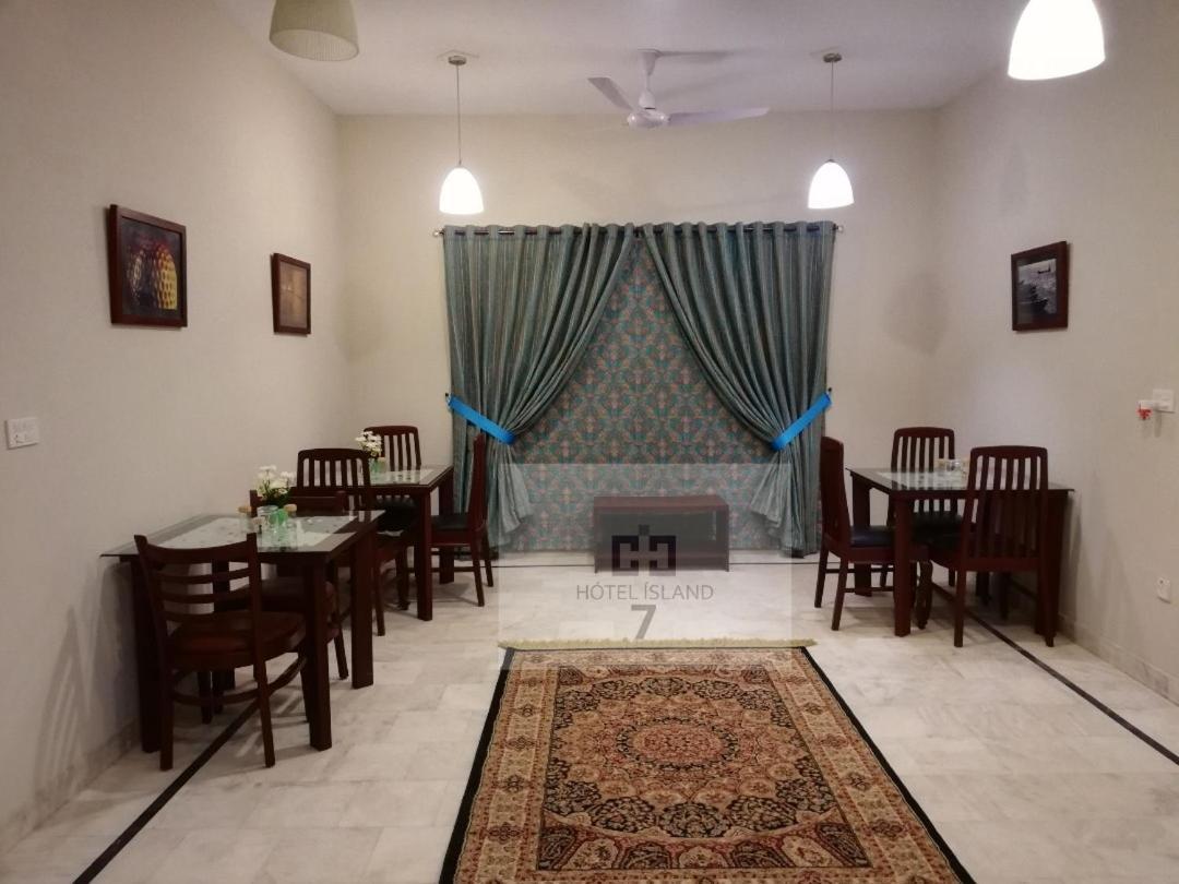 Hotel 7Island Karachi Bagian luar foto